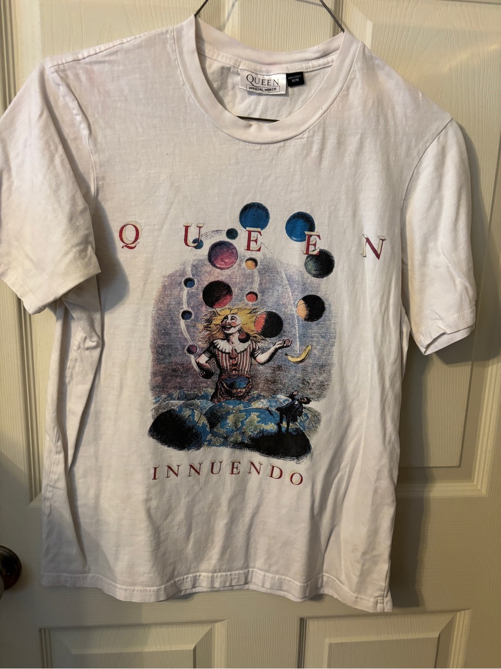 Queen White Band Tee with Innuendo Juggler Print size M pit stains